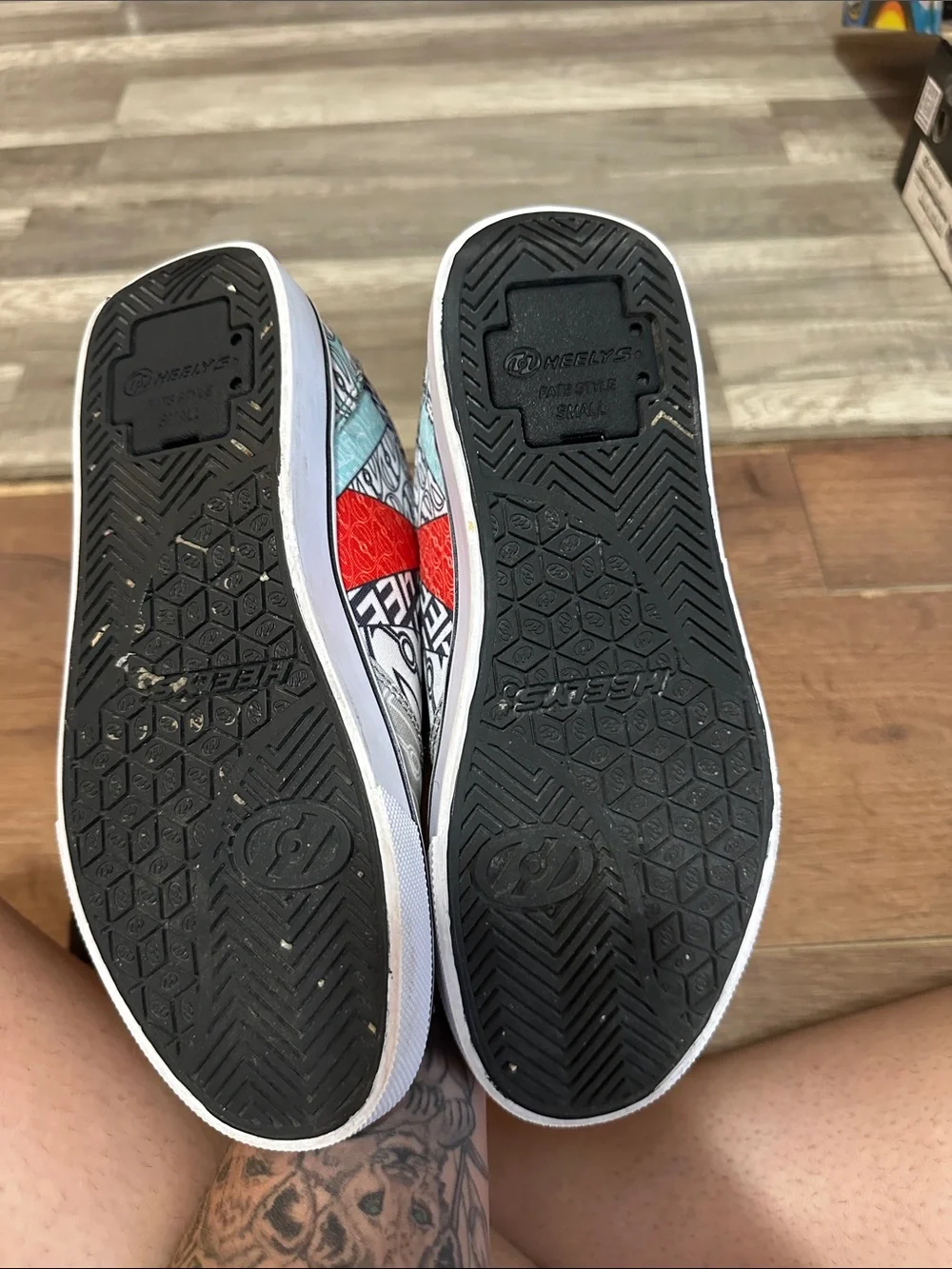 Heelys Kids White Blue Red Graphic Lace-Up Sneakers